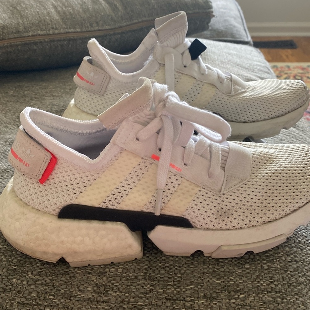 Adidas Men’s 7 shoes gently worn! Need a good wash.